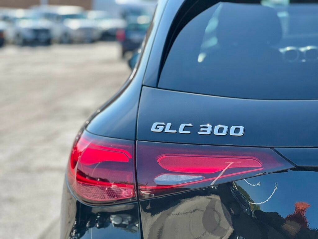 2024 Mercedes Benz GLC 300 4MATIC photo 9