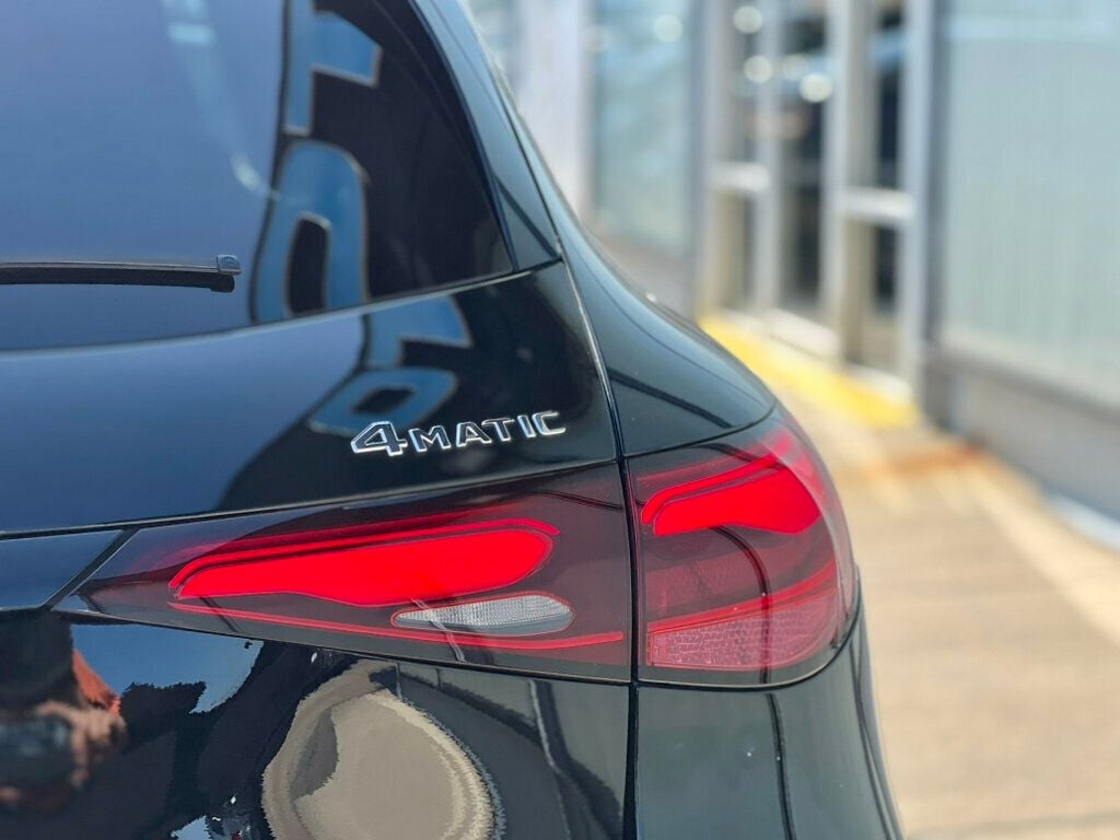 2024 Mercedes Benz GLC 300 4MATIC photo 10
