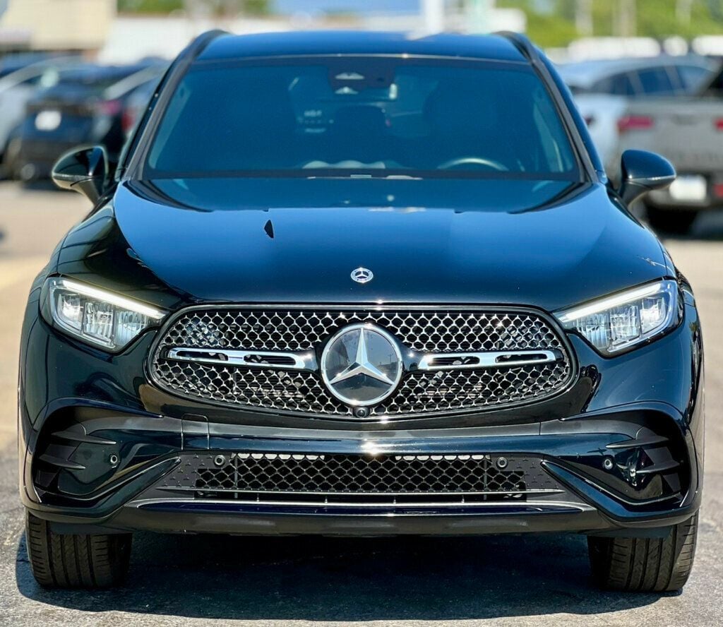 2024 Mercedes Benz GLC 300 4MATIC photo 5