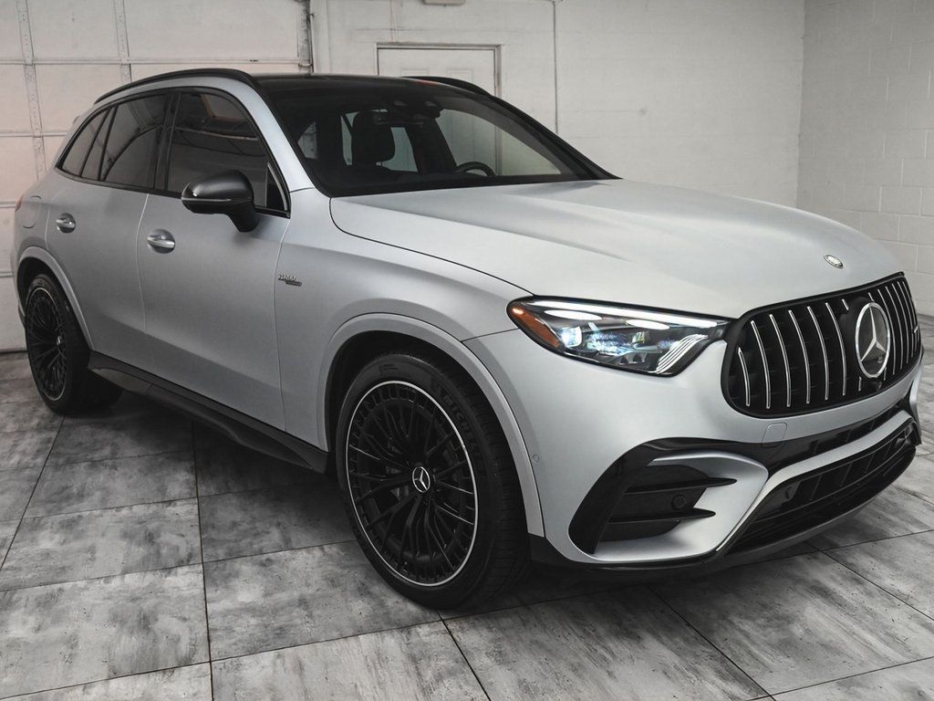 2024 Mercedes Benz GLC 43 AMG photo 3