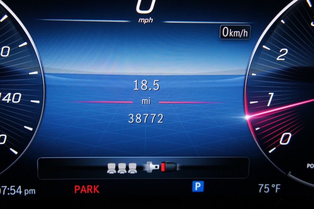 2024 Mercedes-Benz GLC Immaculate! - 22972764 - 36