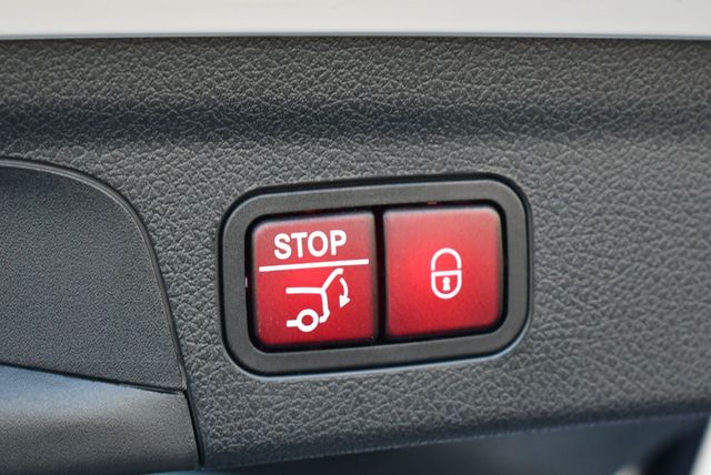 2024 Mercedes-Benz GLE GLE 450 4MATIC SUV W/Exclusive Trim & Winter Packages - 22941511 - 17