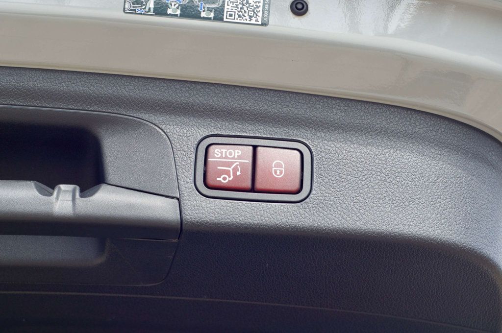 2024 Mercedes-Benz GLE LocalTrade/MSRP$93710/4MATIC/AMGNightPkg/Heated&CooledSeats - 22978336 - 15