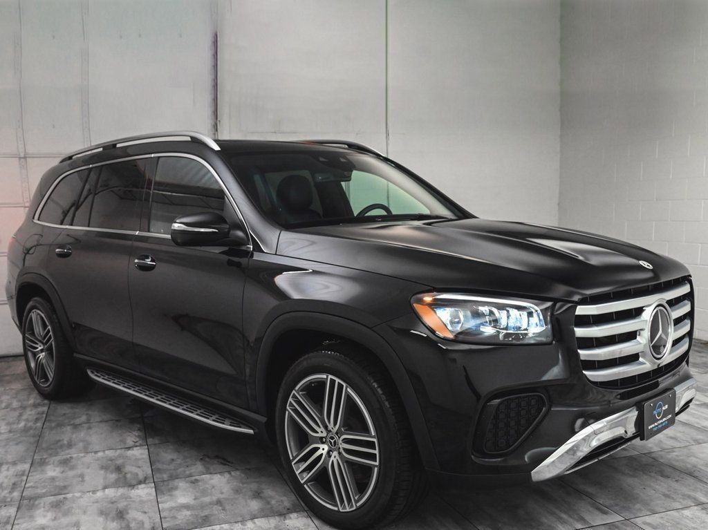 2024 Mercedes Benz GLS 450 photo 3