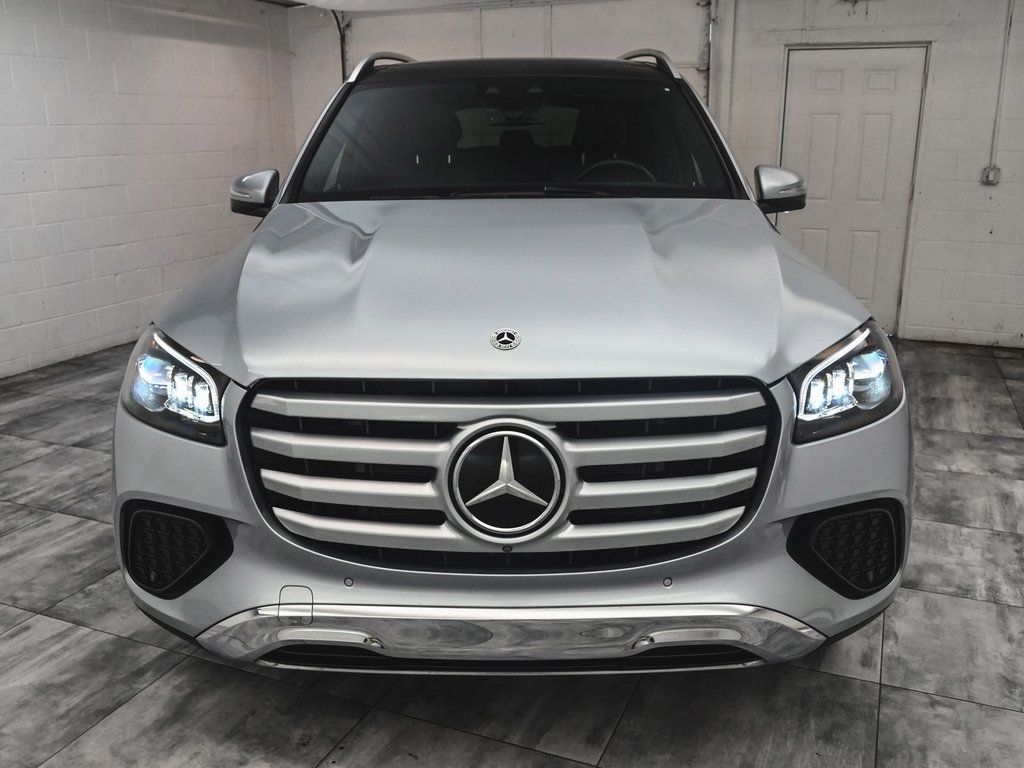 2024 Mercedes Benz GLS 450 photo 2