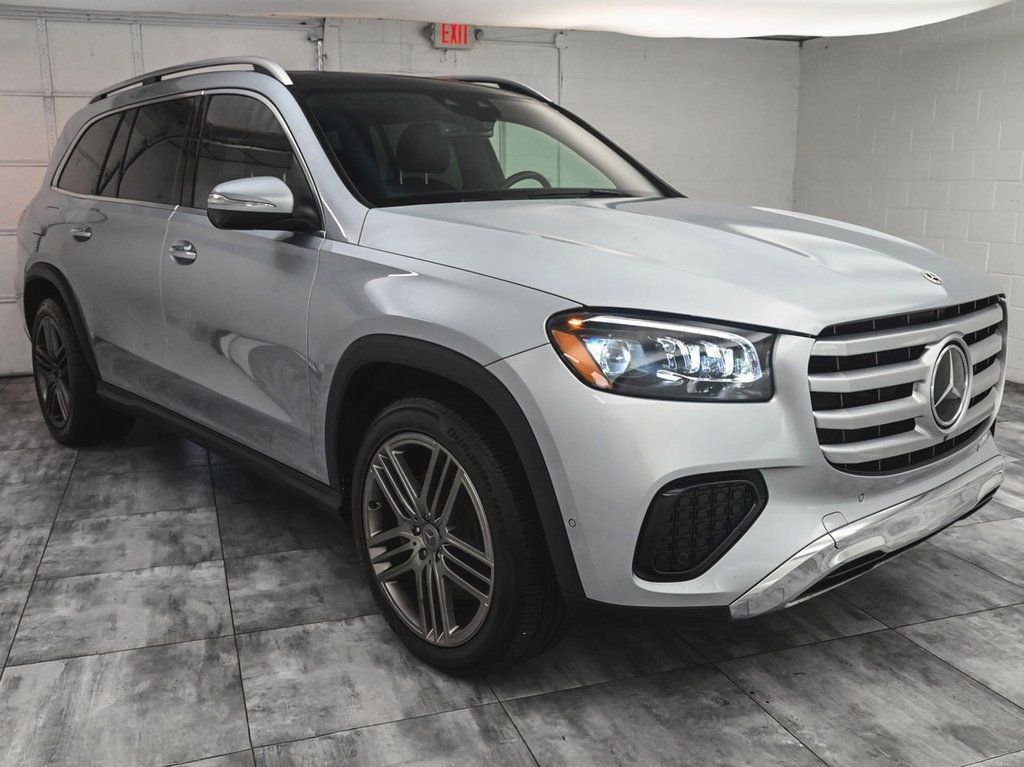 2024 Mercedes Benz GLS 450 photo 3