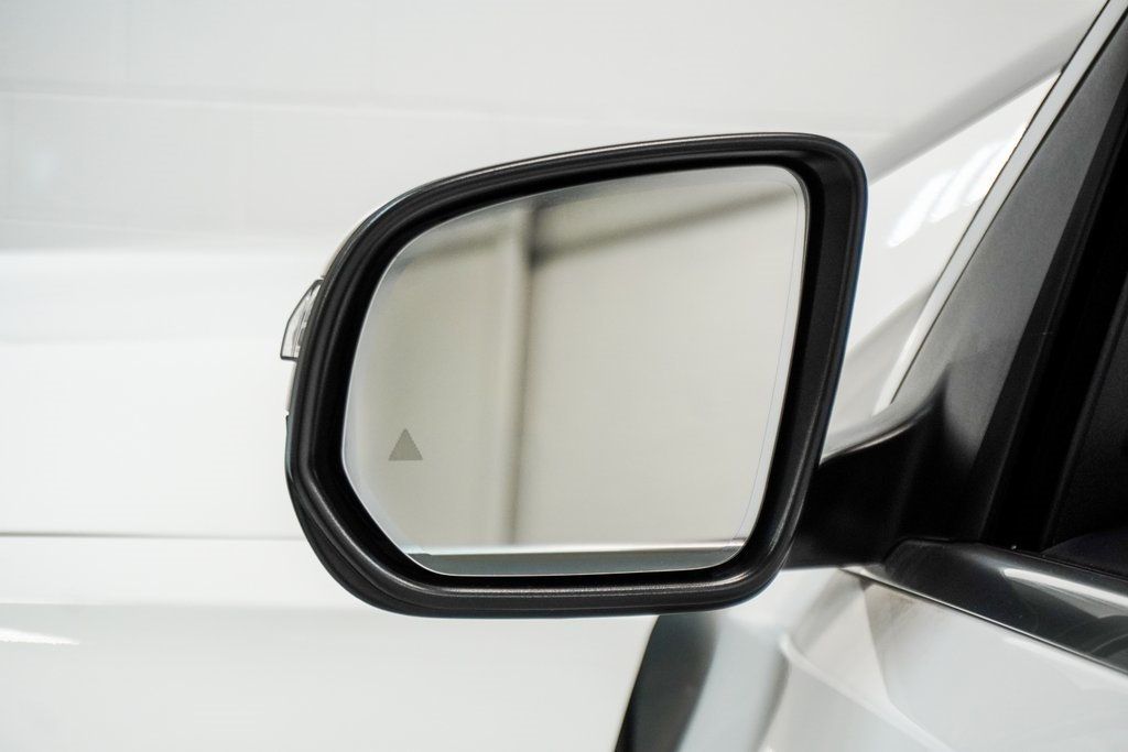 2024 Mercedes Benz GLS 450 4MATIC photo 16
