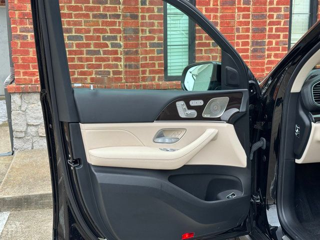 2024 Mercedes-Benz GLS LocalTrade/4MATIC/Heated&CooledSeats/2ndRowCaptains/NAV - 22976151 - 12