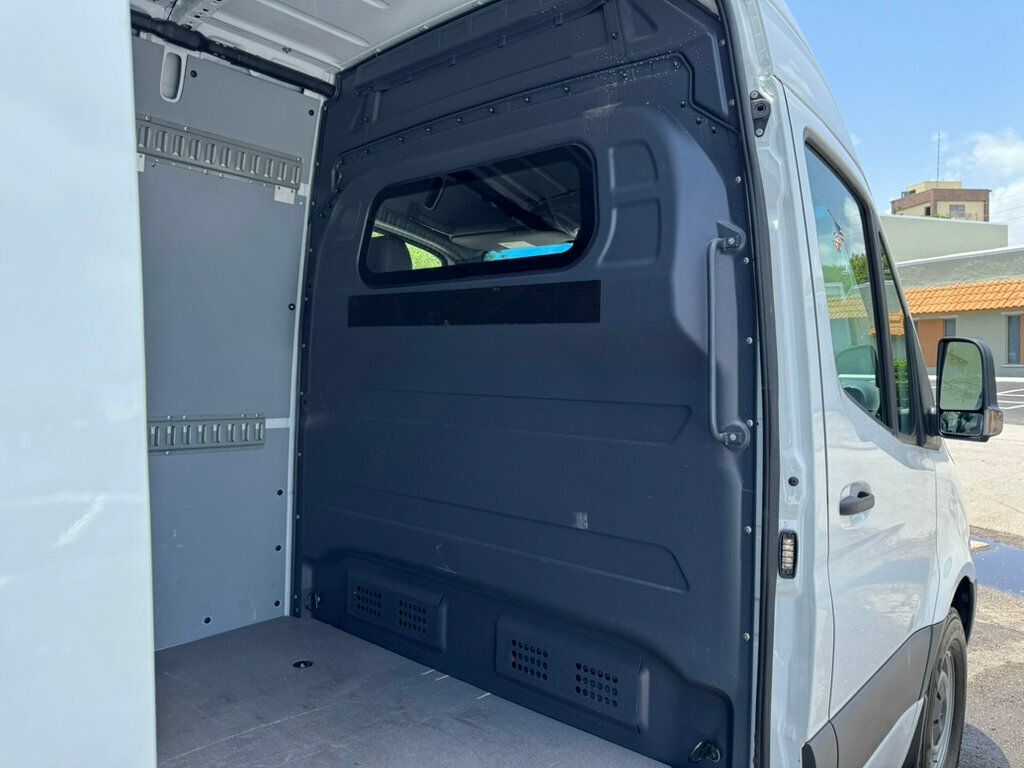 2024 Mercedes-Benz Sprinter Cargo Van 2500 Standard Roof I4 Diesel 144" RWD - 23048691 - 4