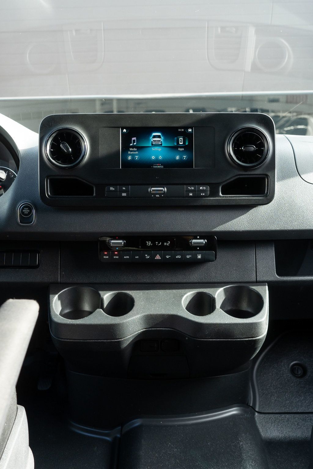 Mercedes-Benz Sprinter photo 16