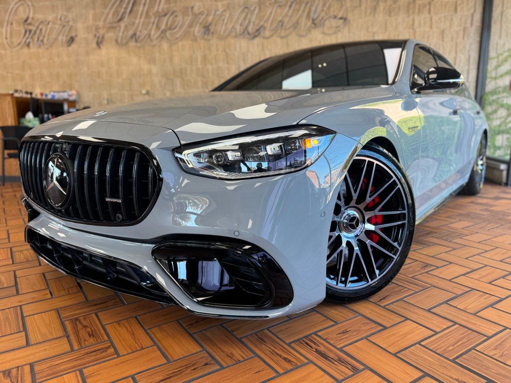 2024 Mercedes Benz S AMG 63 4MATIC photo 3