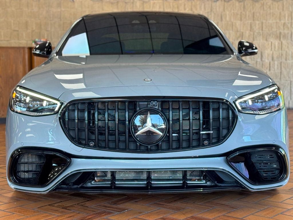 2024 Mercedes Benz S AMG 63 4MATIC photo 4