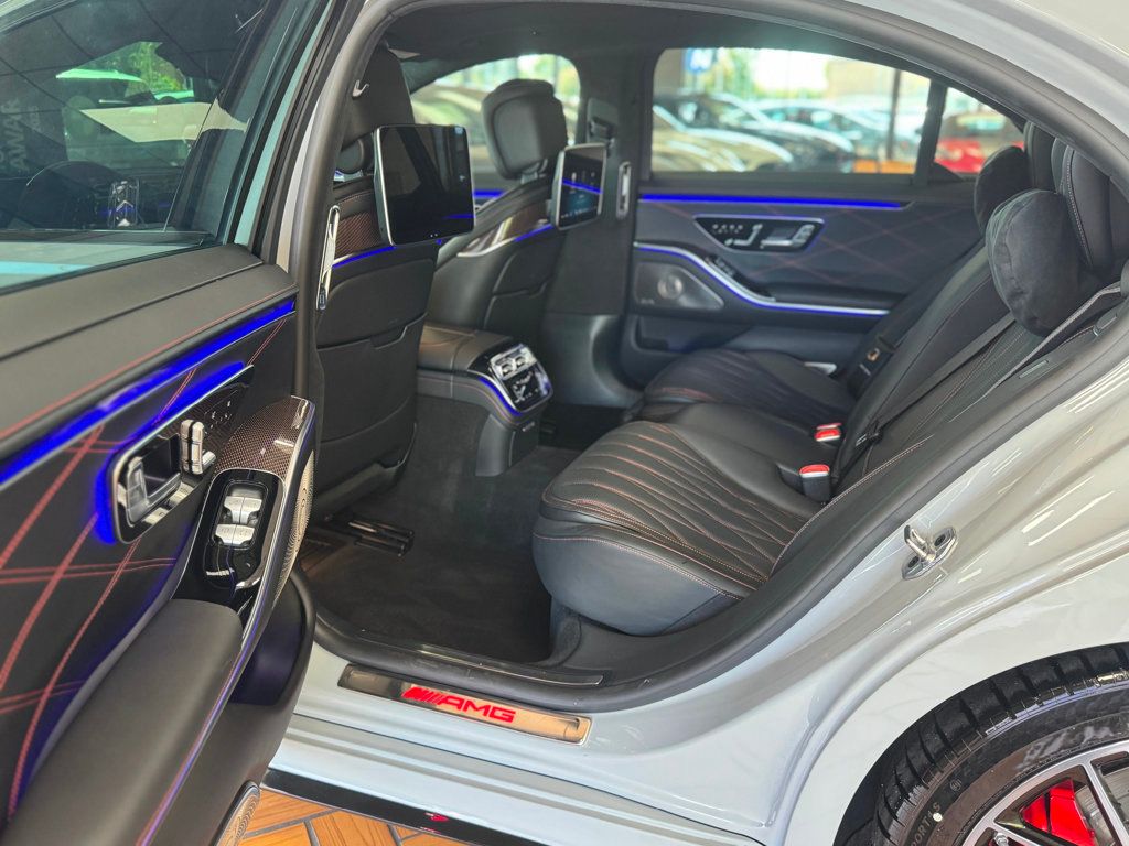 2024 Mercedes Benz S AMG 63 4MATIC photo 40