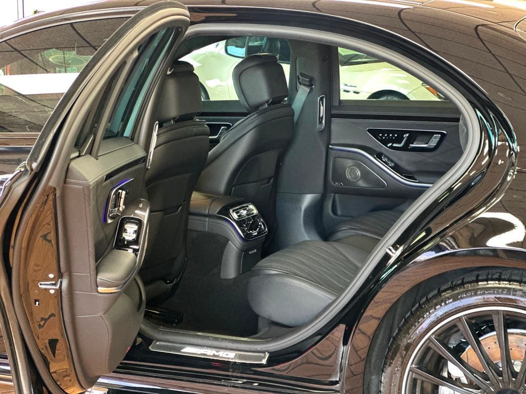 2024 Mercedes Benz S AMG 63 4MATIC photo 31