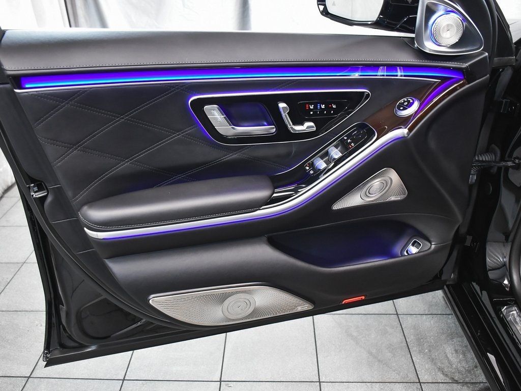 2024 Mercedes Benz S Maybach 580 photo 9