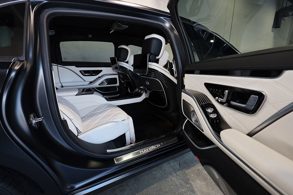 2024 Mercedes-Benz S-Class Maybach S 680 4MATIC Sedan - 23016606 - 17