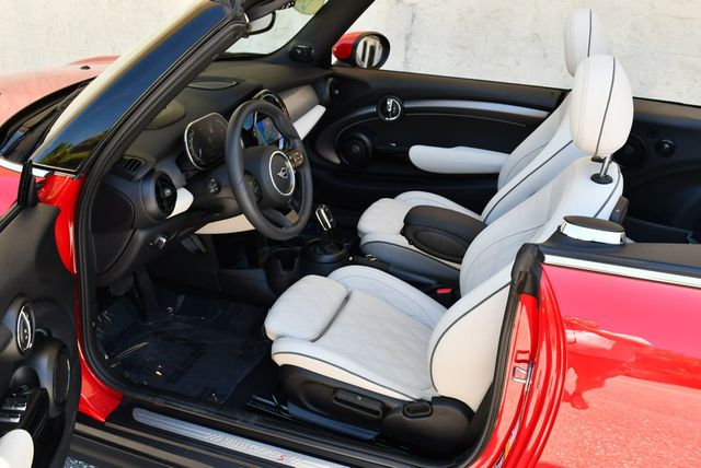 2024 MINI Cooper S Convertible Cooper S FWD W/Iconic Trim Package & Navigation - 23065121 - 13