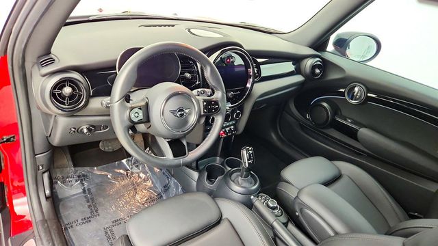 2024 MINI Cooper S Convertible Cooper S FWD w/ Signature Trim Package - 23075469 - 11
