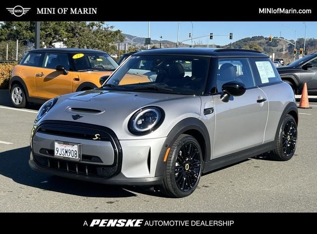 Used 2024 MINI Hardtop 2 Door SE with VIN WMW13DJ06R2U69044 for sale in Corte Madera, CA