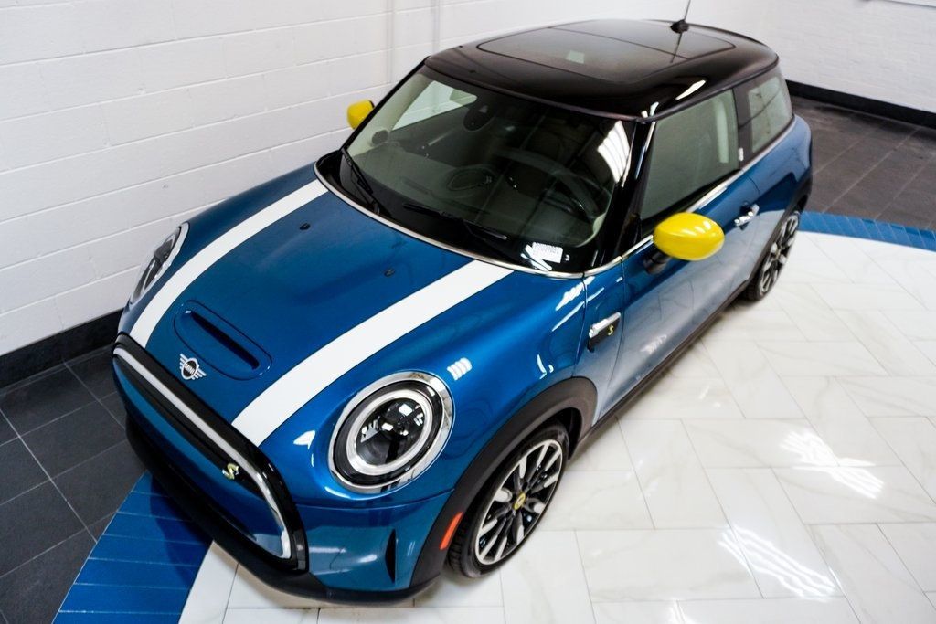 2024 Mini Cooper SE Hardtop 2 Door photo 15