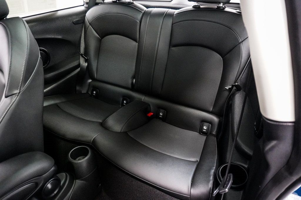 2024 Mini Cooper SE Hardtop 2 Door photo 18