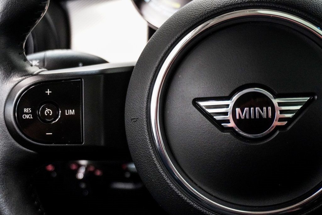 2024 Mini Cooper SE Hardtop 2 Door photo 23