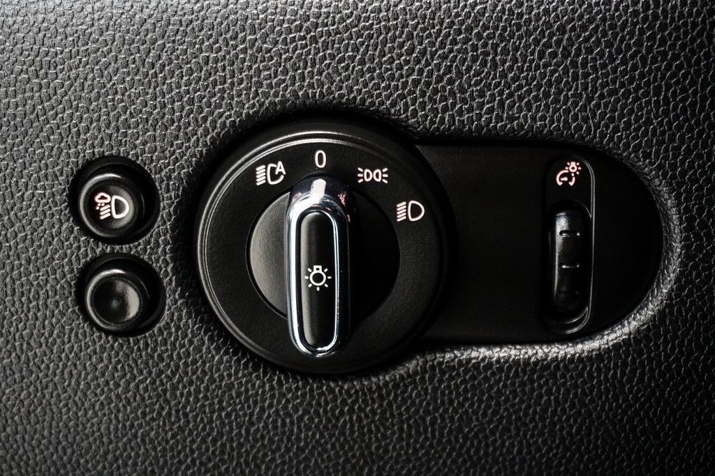 2024 Mini Cooper SE Hardtop 2 Door photo 26