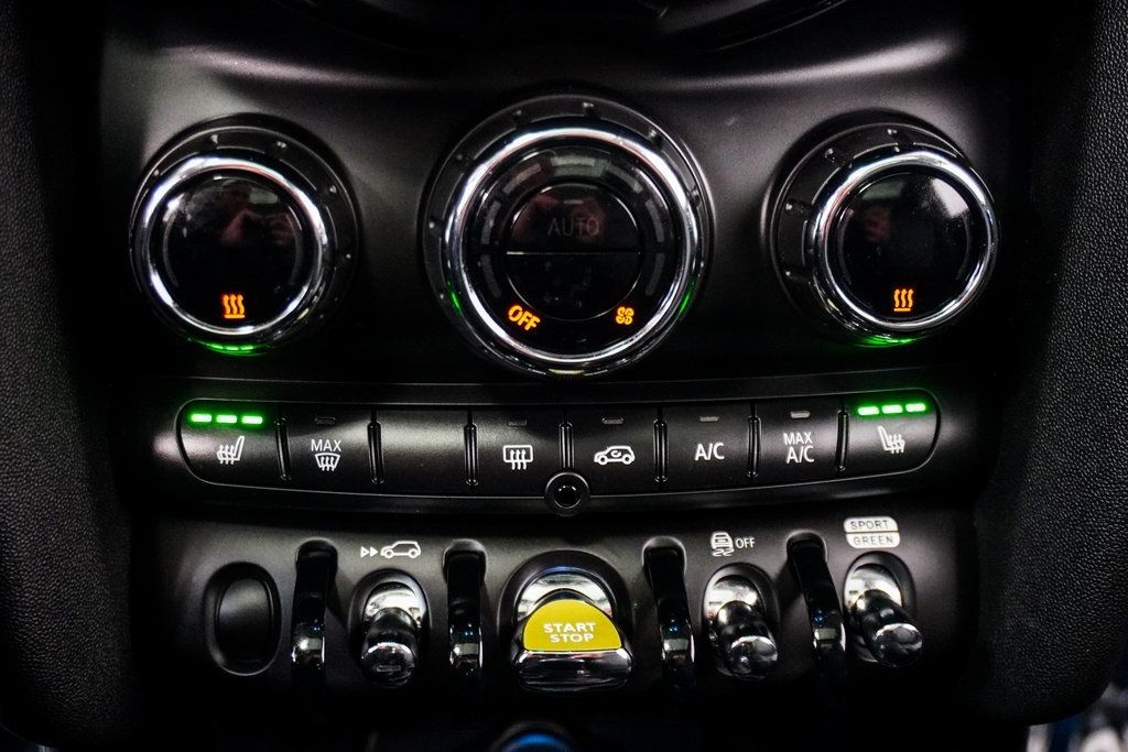 2024 Mini Cooper SE Hardtop 2 Door photo 32