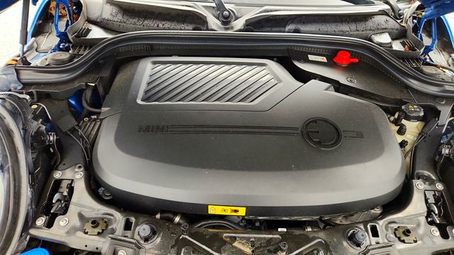 2024 MINI Cooper SE Hardtop 2 Door Signature w/ Panoramic Moonroof & MINI Navigation - 23032591 - 23