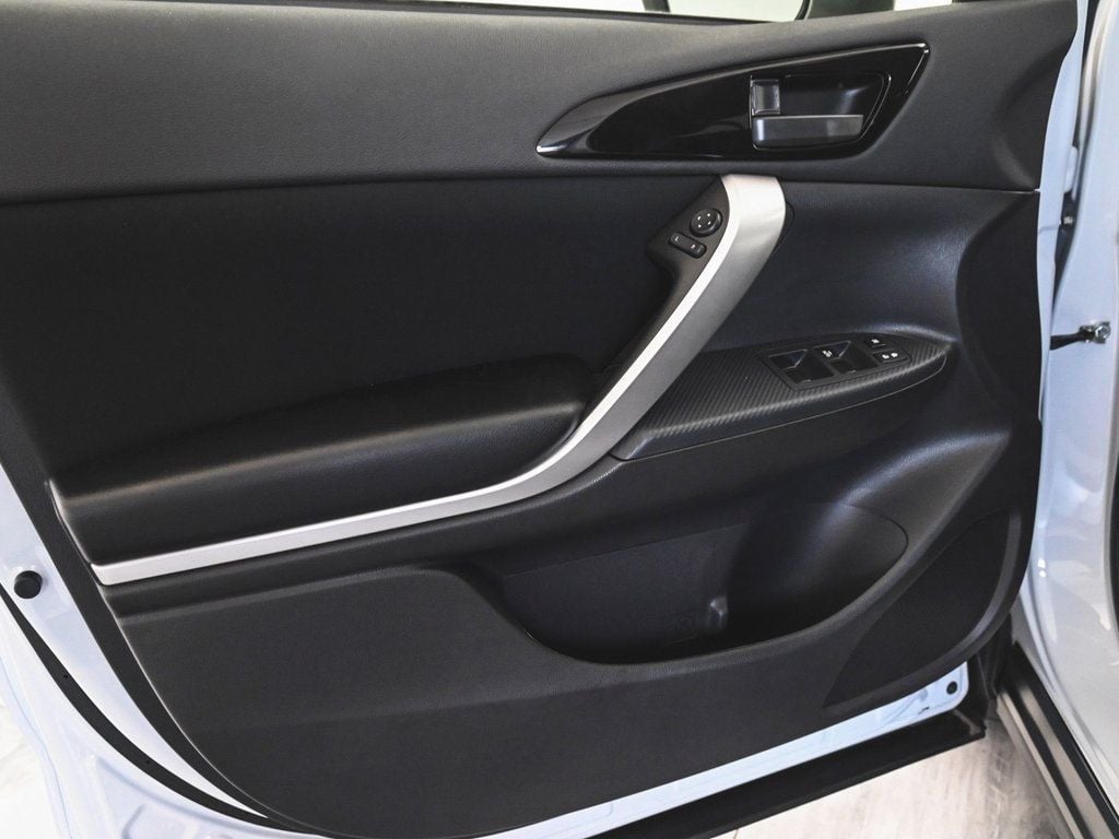 2024 Mitsubishi Eclipse Cross Ralliart photo 8