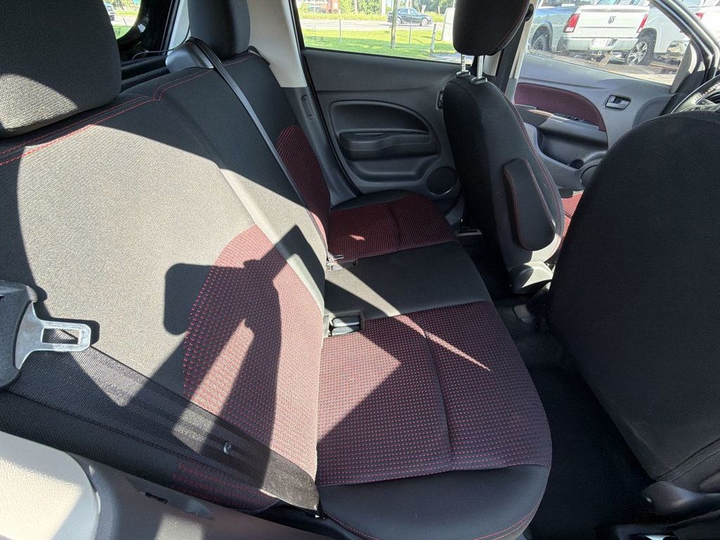 Mitsubishi Mirage SE CVT photo 21