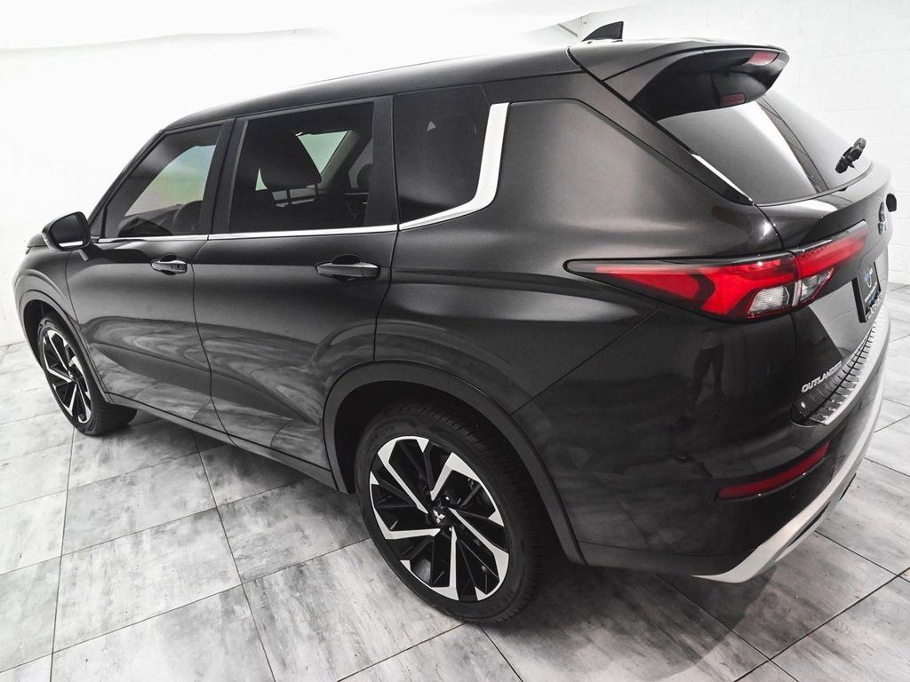 2024 Mitsubishi Outlander SE photo 4