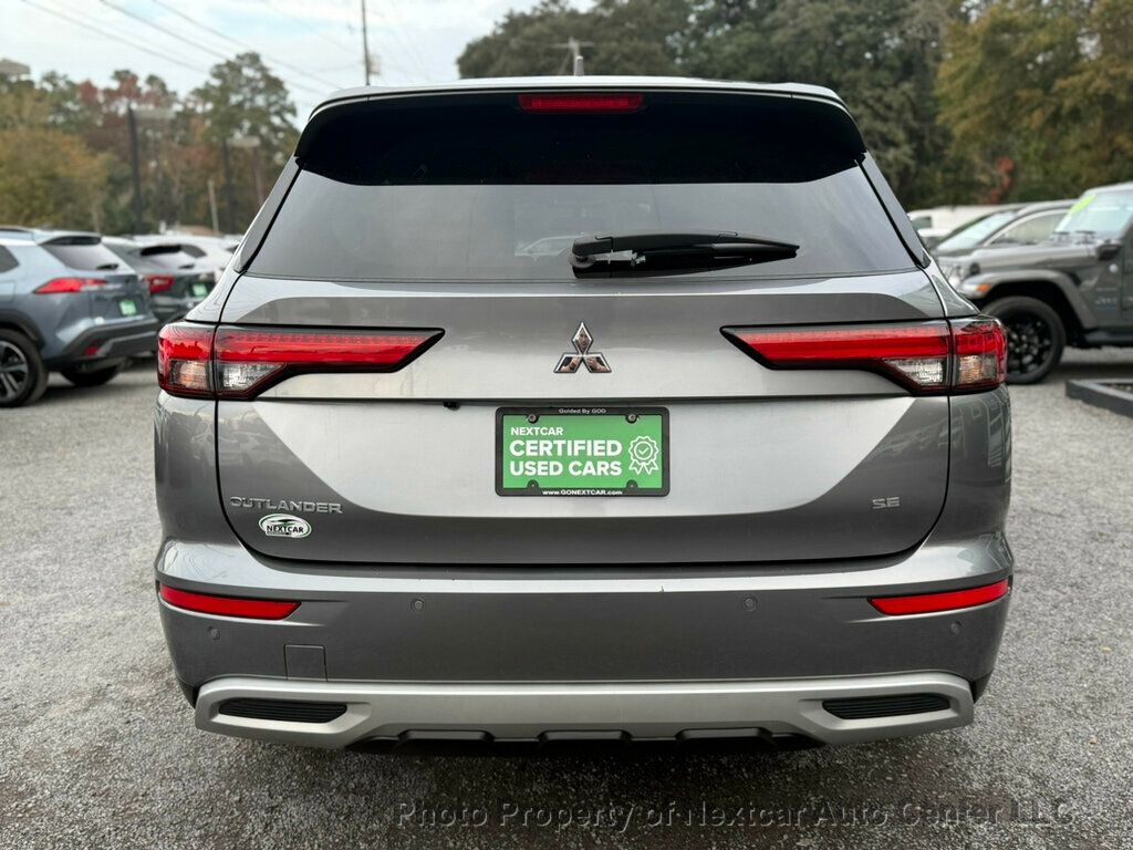 2024 Mitsubishi Outlander SE photo 2