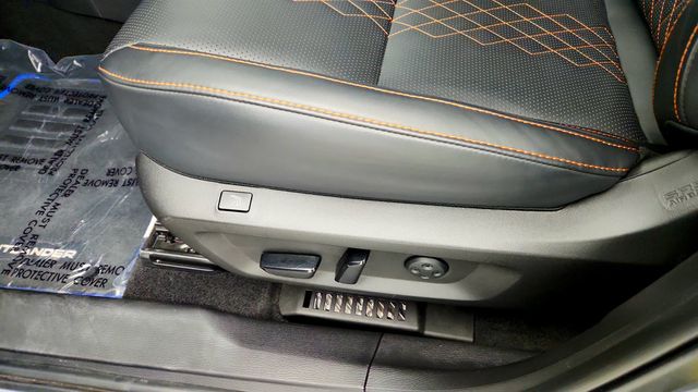 2024 Mitsubishi Outlander Plug-In Hybrid SEL S-AWC w/ Premium Package - 23079064 - 11