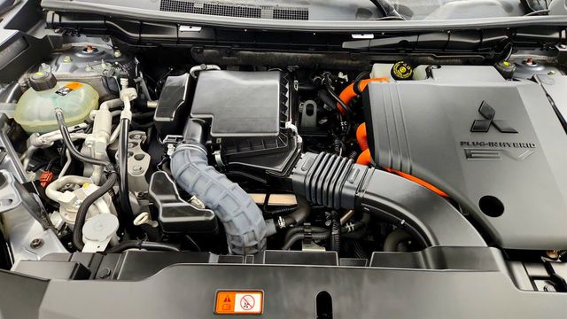 2024 Mitsubishi Outlander Plug-In Hybrid SEL S-AWC w/ Premium Package - 23079064 - 27