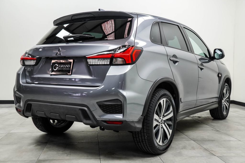 Mitsubishi Outlander Sport photo 12