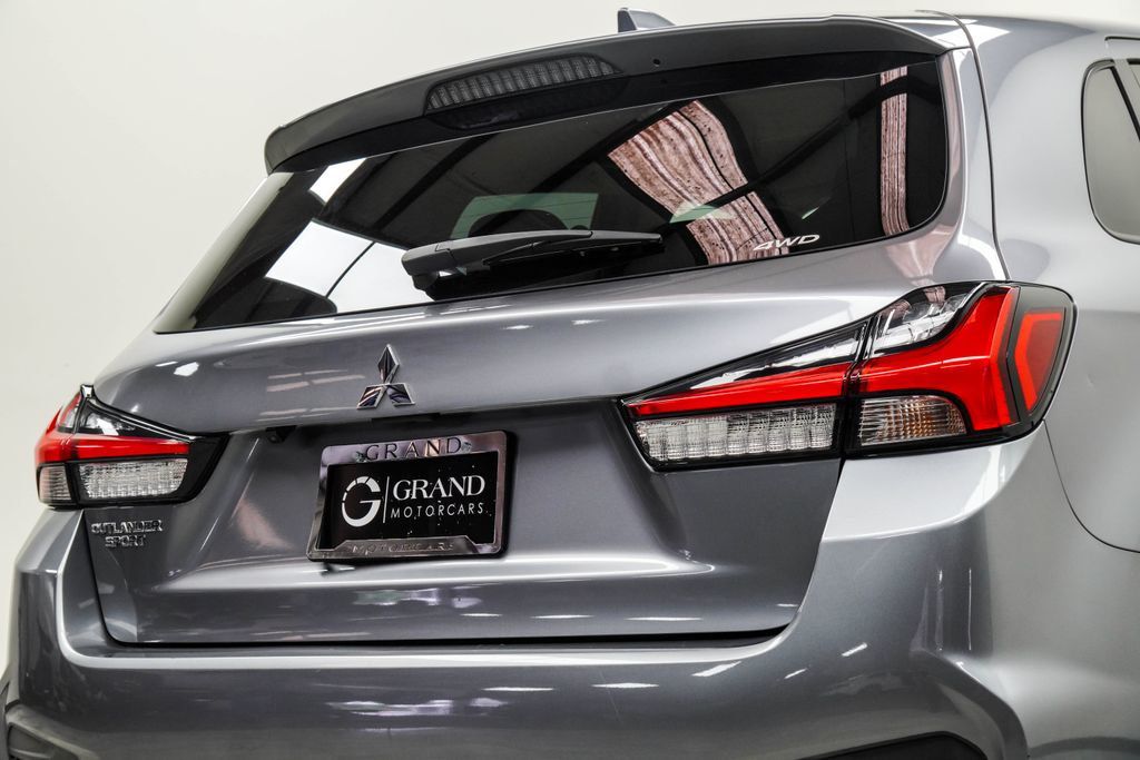 Mitsubishi Outlander Sport photo 13