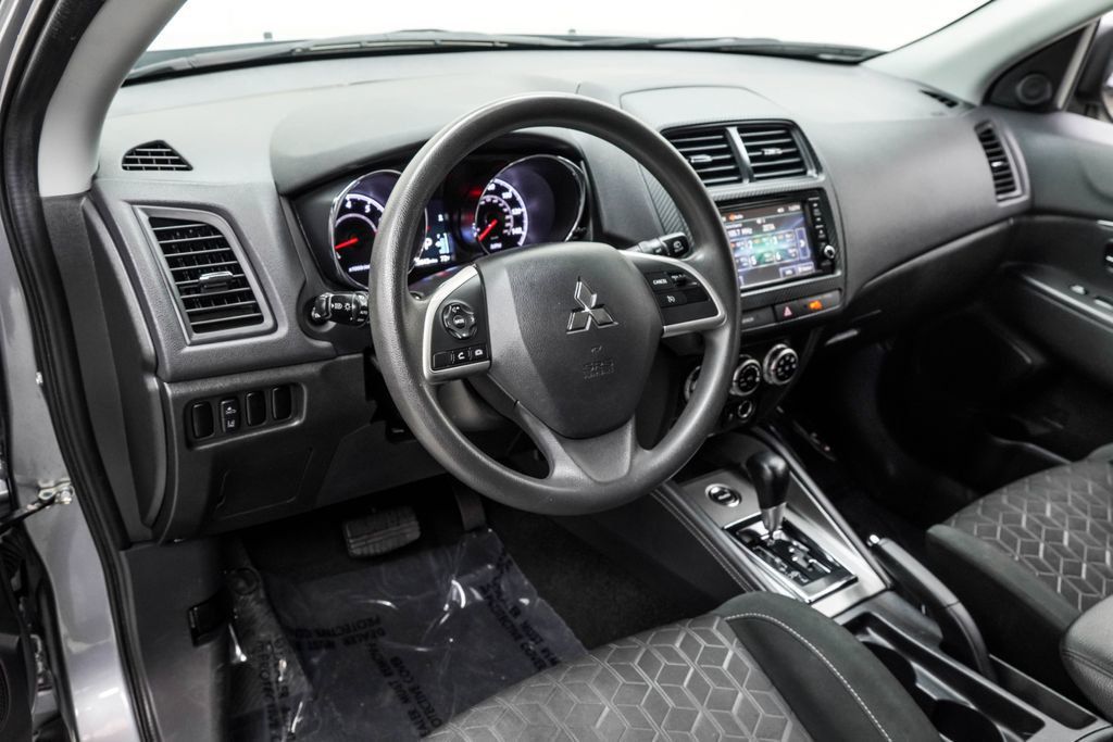 Mitsubishi Outlander Sport photo 19