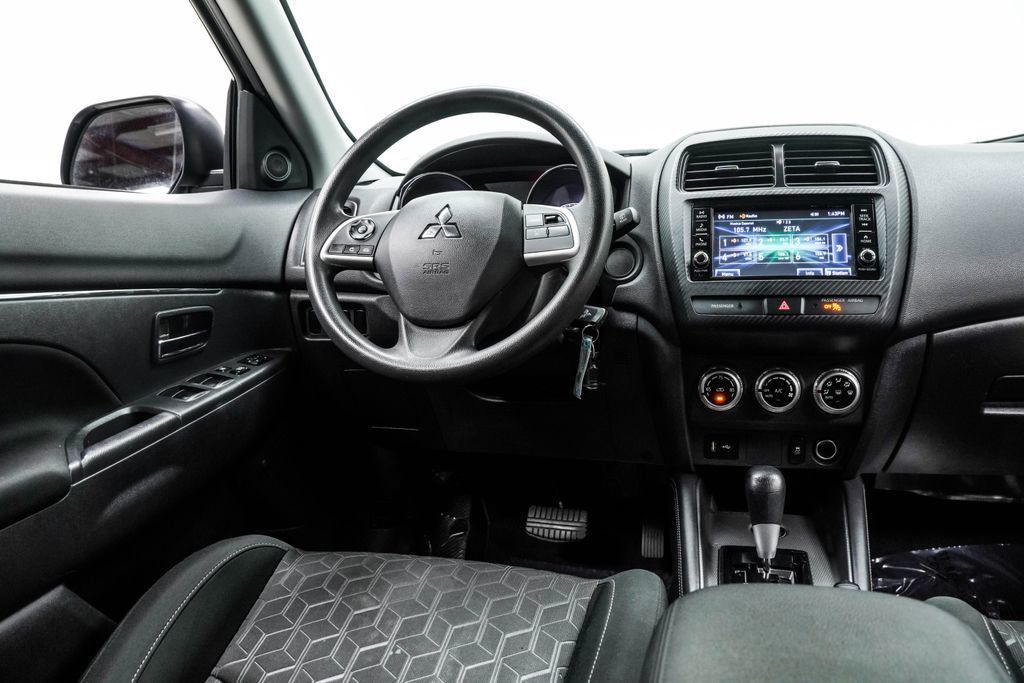 Mitsubishi Outlander Sport photo 23