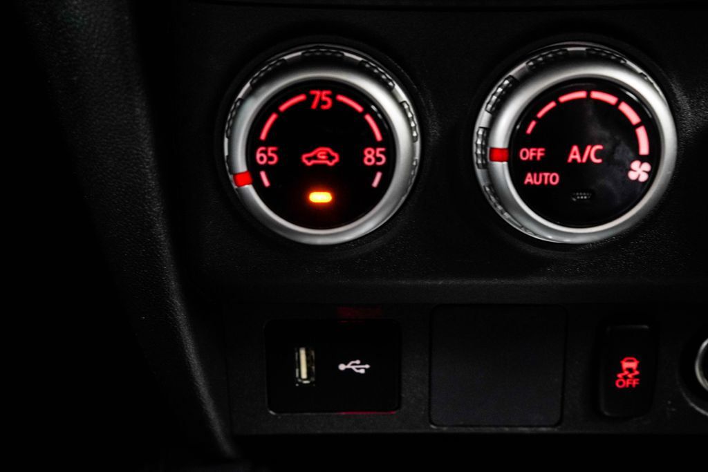 Mitsubishi Outlander Sport photo 28