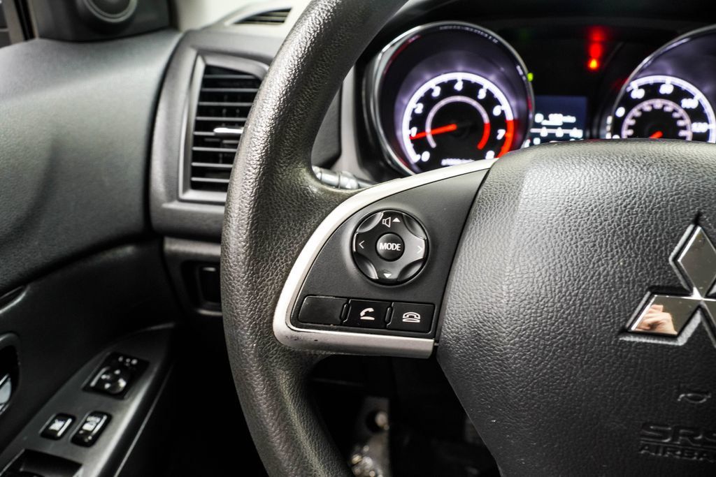 Mitsubishi Outlander Sport photo 34