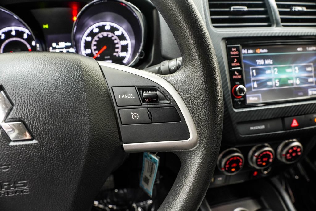 Mitsubishi Outlander Sport photo 35