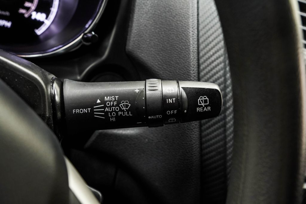 Mitsubishi Outlander Sport photo 36