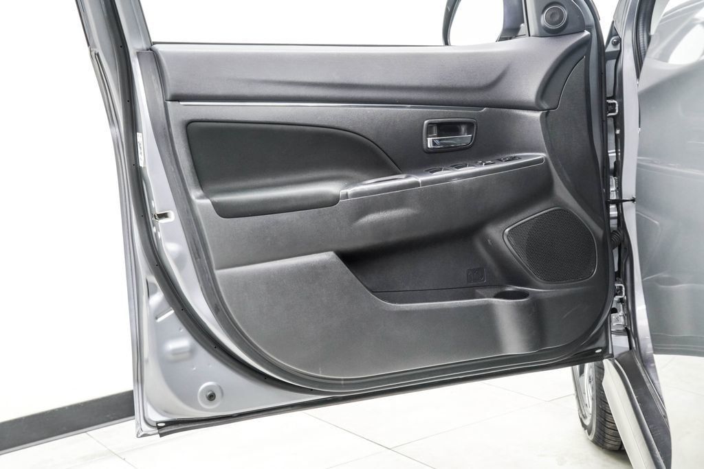 Mitsubishi Outlander Sport photo 39