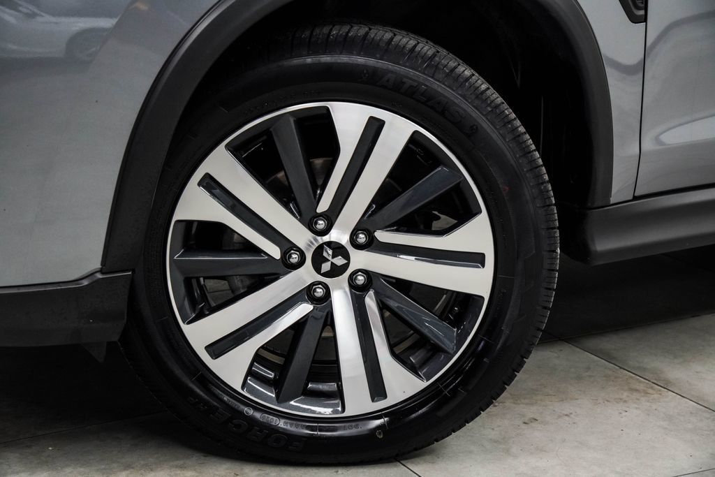 Mitsubishi Outlander Sport photo 4