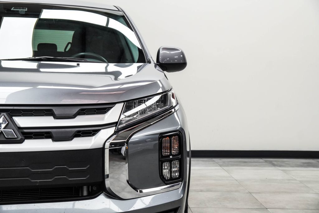 Mitsubishi Outlander Sport photo 7