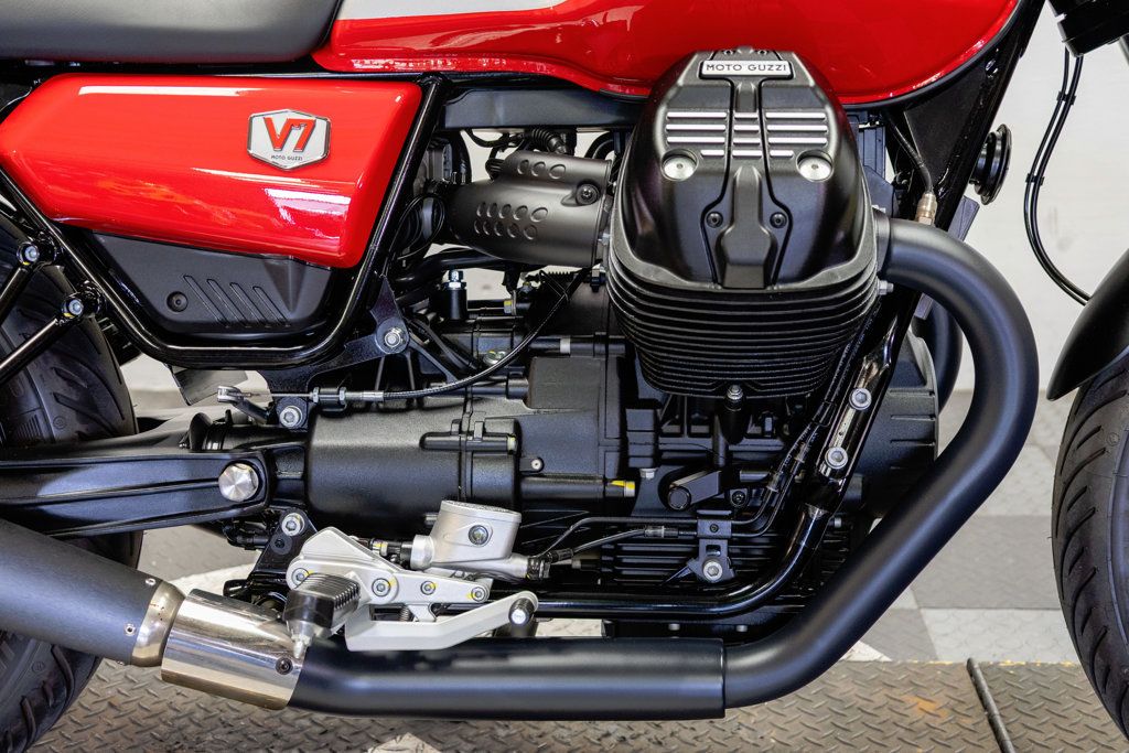 2024 MOTO GUZZI V7 Stone Corsa CAFE RACER STYLE!!! - 23037005 - 20