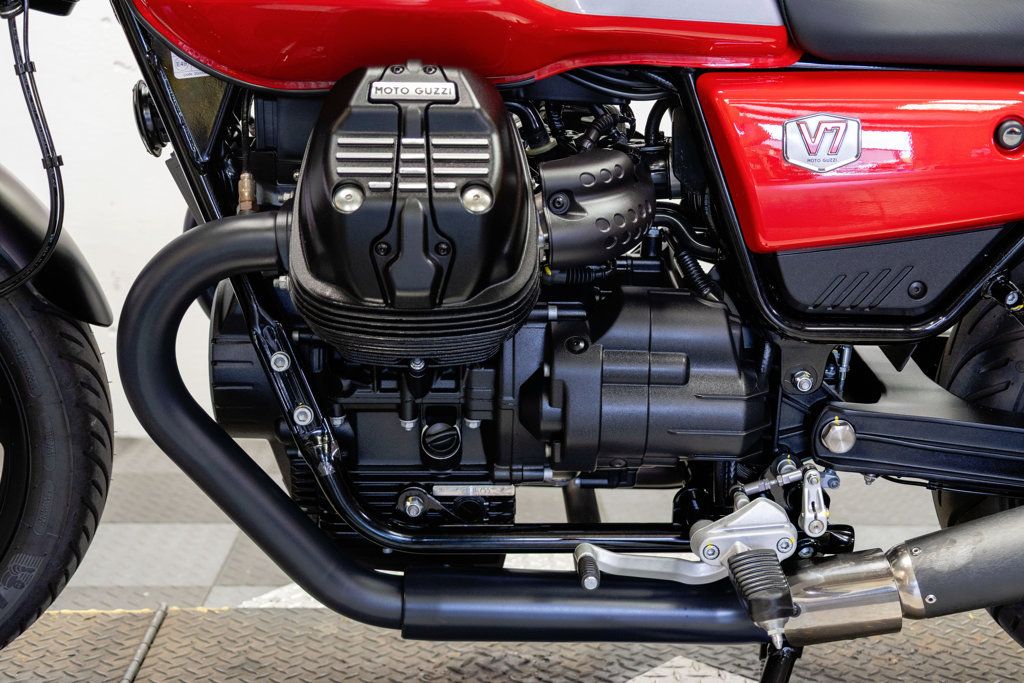2024 MOTO GUZZI V7 Stone Corsa CAFE RACER STYLE!!! - 23037005 - 21