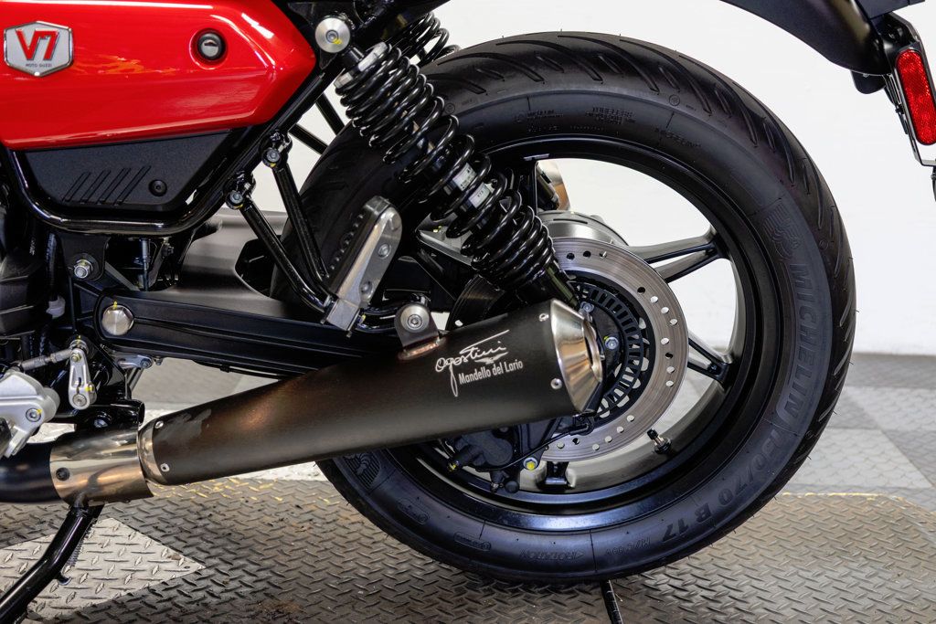 2024 MOTO GUZZI V7 Stone Corsa CAFE RACER STYLE!!! - 23037005 - 23