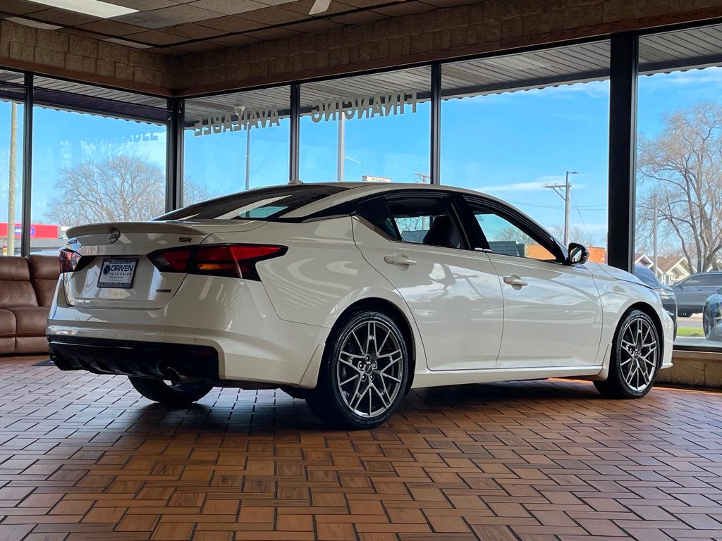 2024 Nissan Altima 2.0 SR Sedan - 23005365 - 9